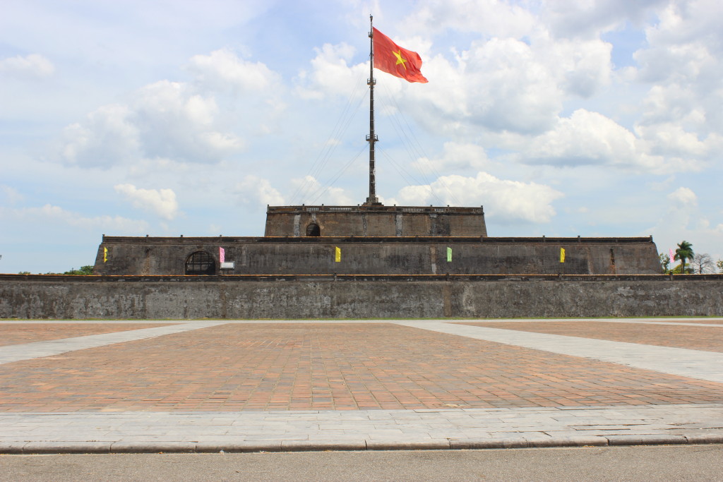 Hue (100)