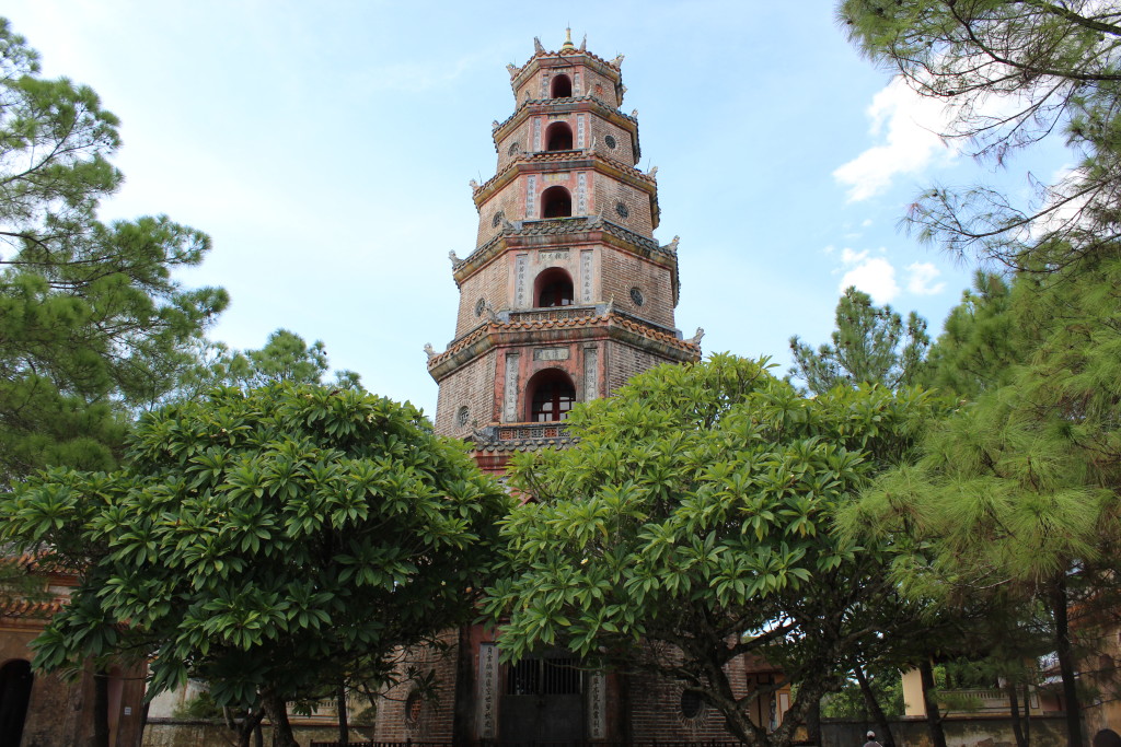 Hue (127)